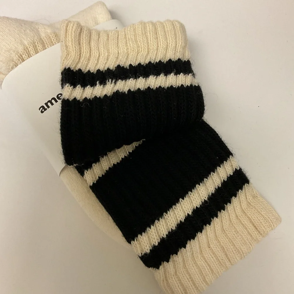AMERICAN TRENCH WOMENS RETRO MONO STRIPE CREW SOCKS BLACK OS NWT